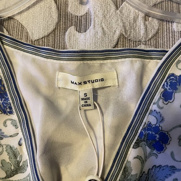 Women's MAX STUDIO Stretch White Blue Floral Smocked Waist Dress Size Small, NWT - Picture 6 of 10